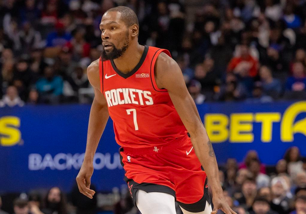 星空赛事分析-背靠背客场战胜东部第一，杜兰特领衔三人红榜，申京两点备受质疑